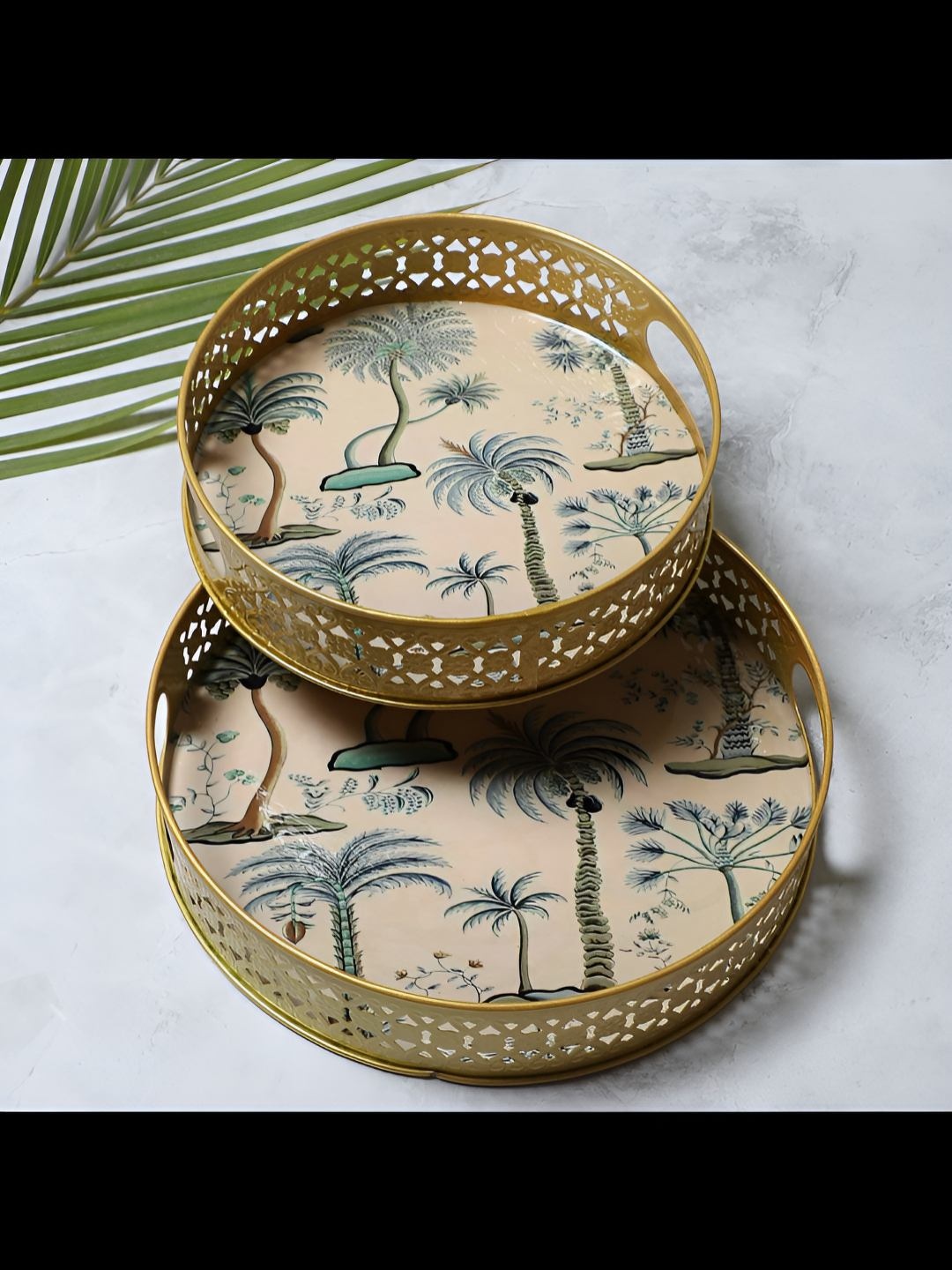 

Amaya Decors Gold-Toned & Green 2 Pieces Tree Printed Round Metal Serving Tray
