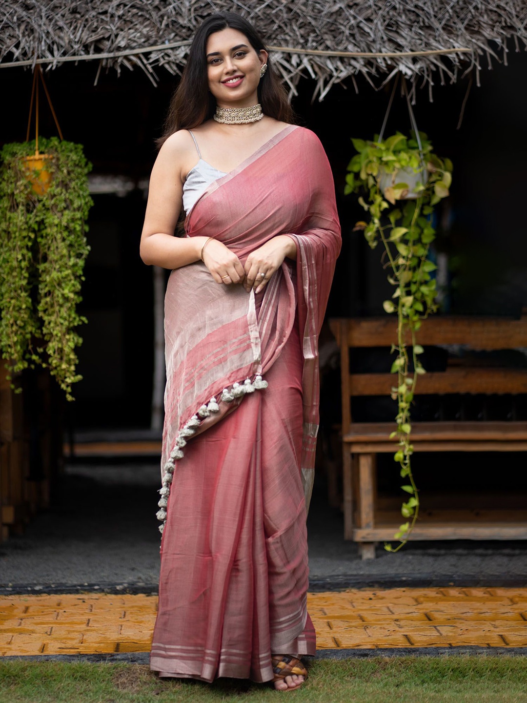 

I LOVE SAREES Tissue Saree, Red