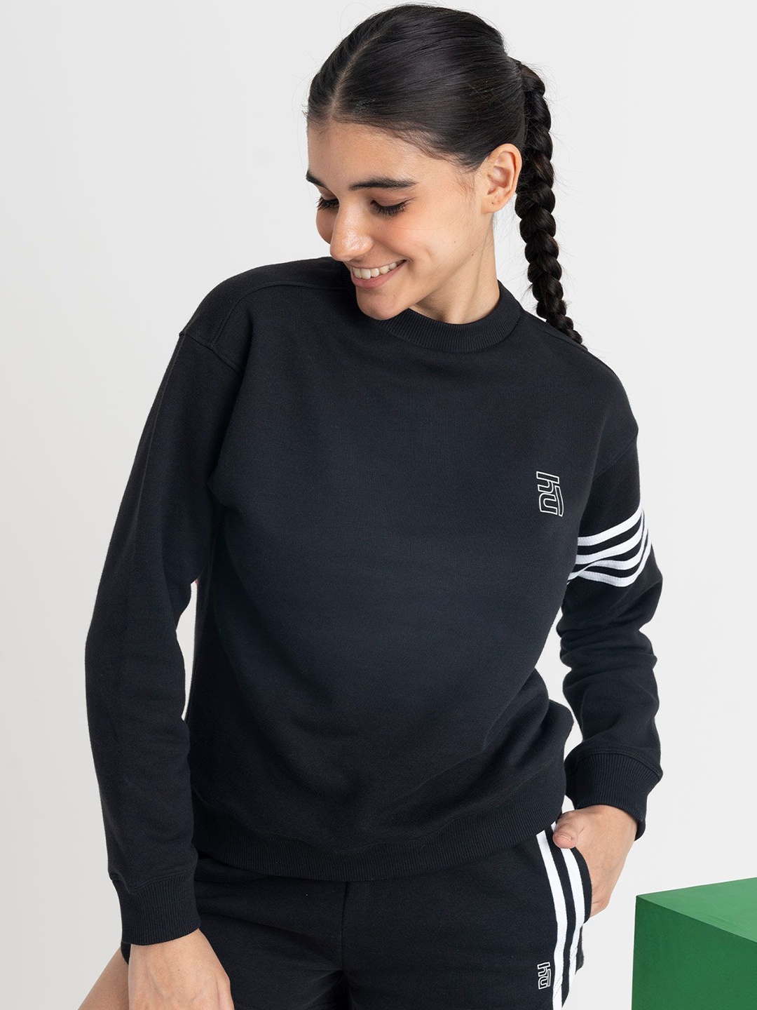 

Hunnit Women Round Neck Cotton Relaxed Fit Pullover Sweatshirts, Black
