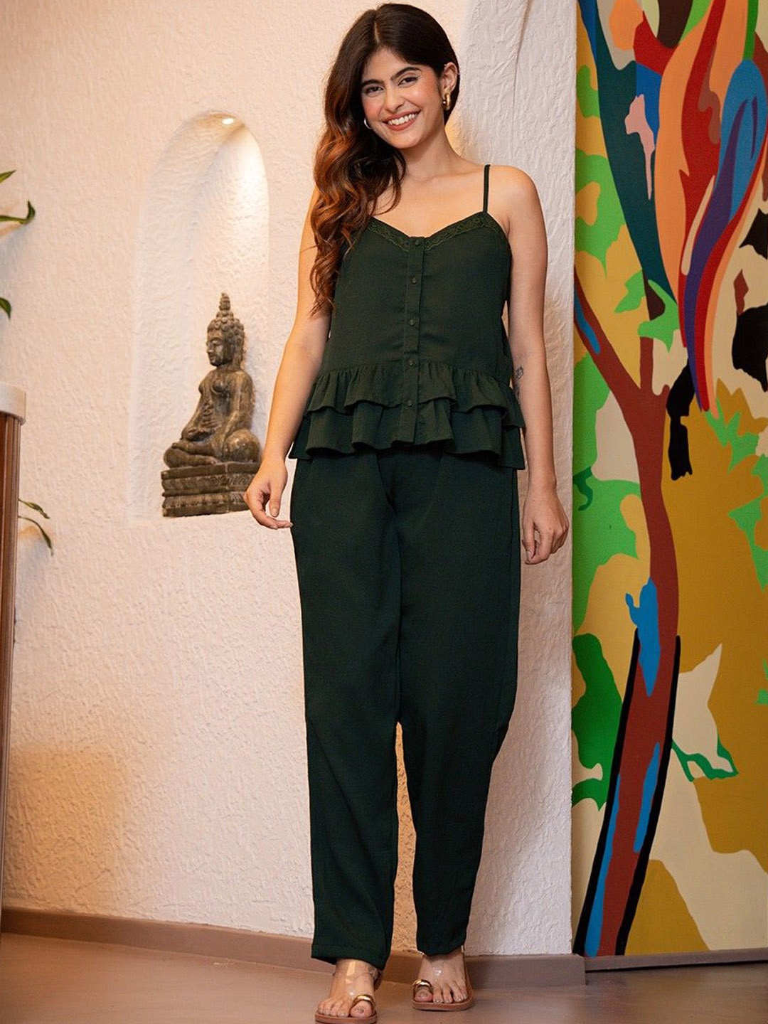 

FEATHERS CLOSET Shoulder Straps Top & Trousers, Green