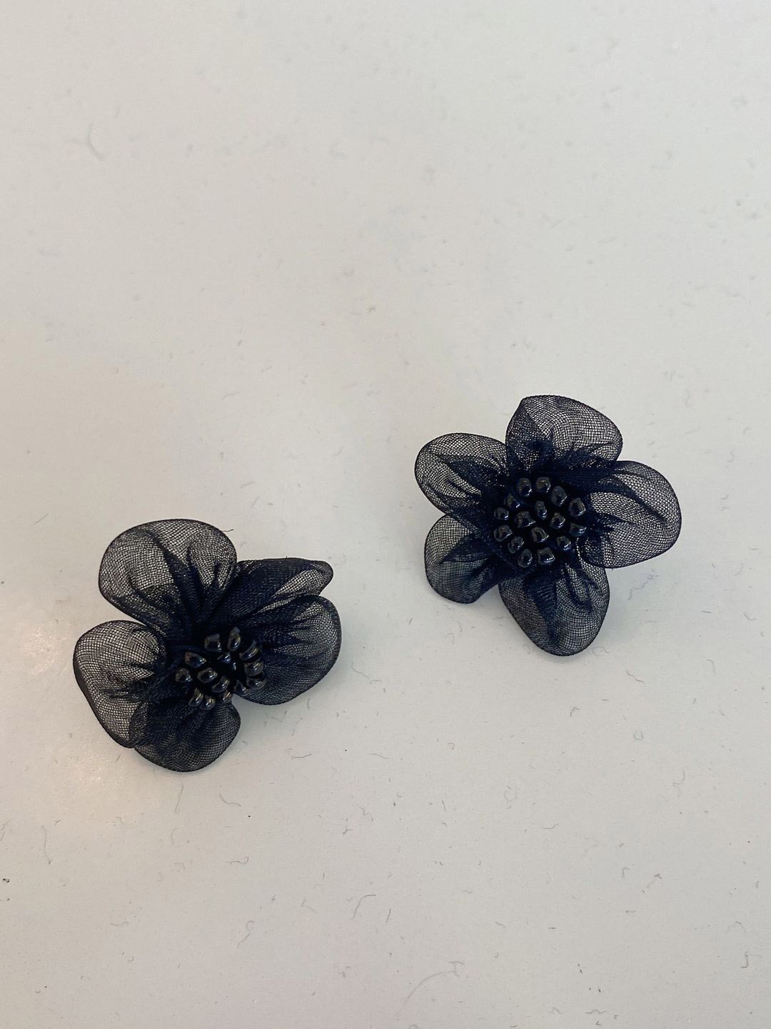 

FIMBUL Floral Studs Earrings, Black