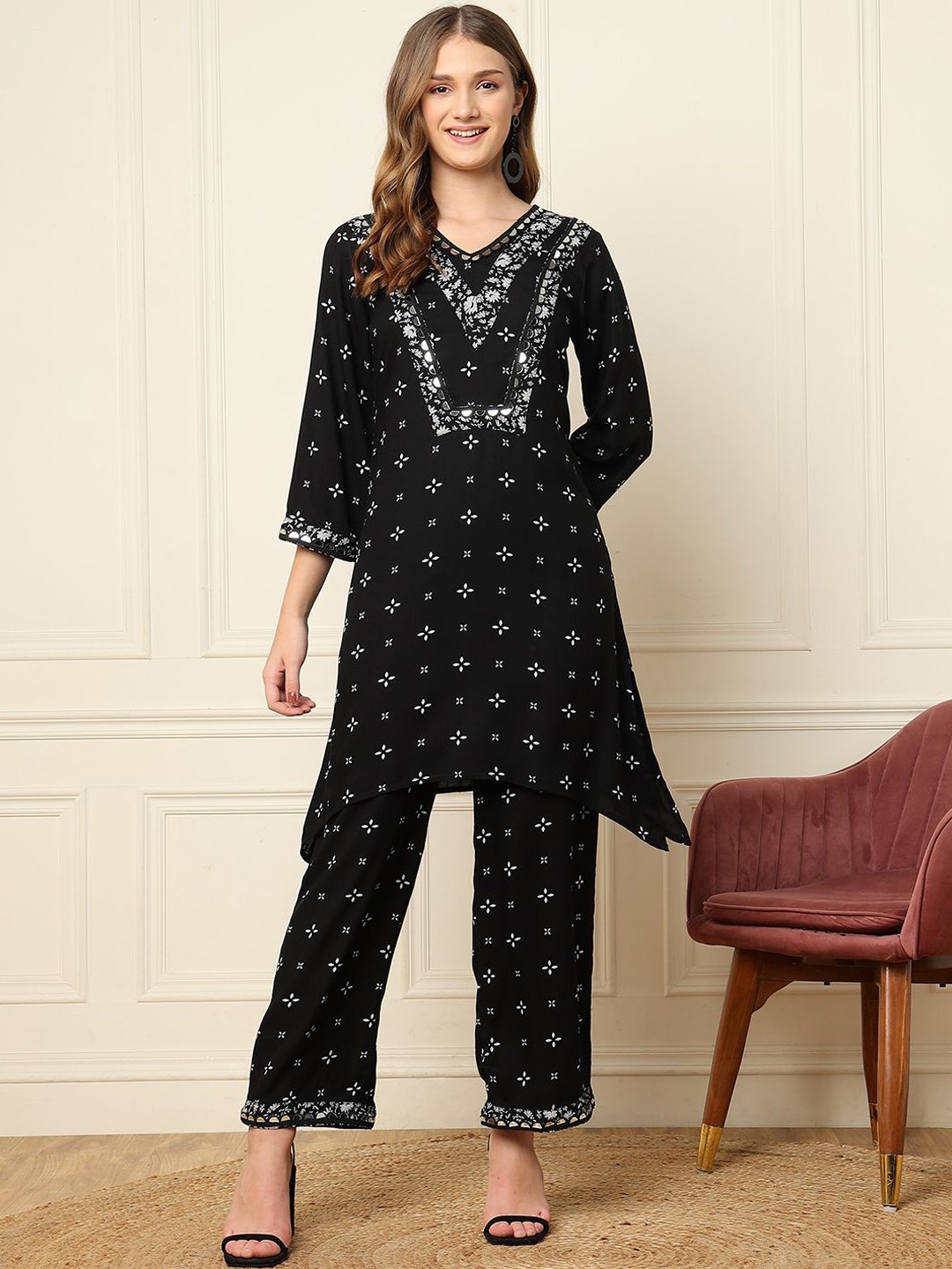 

DEEBACO Ethnic Motifs Printed Ethnic Tunic With Palazzo, Black