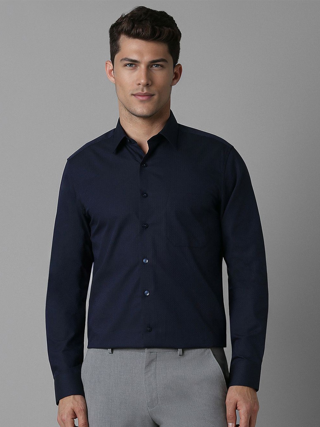 

Louis Philippe Men Spread Collar Solid Cotton Slim Fit Formal Shirt, Navy blue