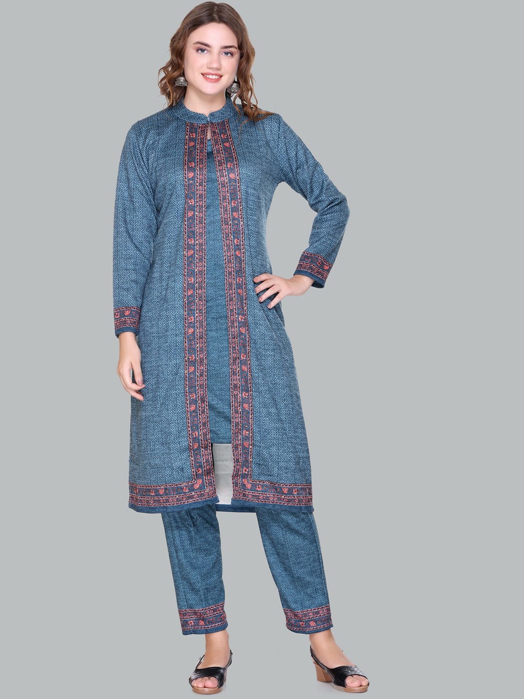 

Pampara Ethnic Motifs Embroidered Sequinned Kurta with Trouser, Green