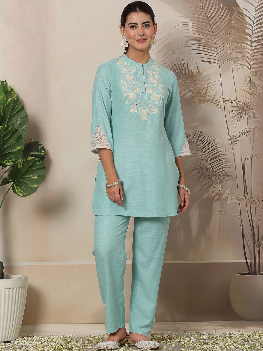 

Nayam By Lakshita Paisley Embroidered Straight Kurta with Trousers, Blue