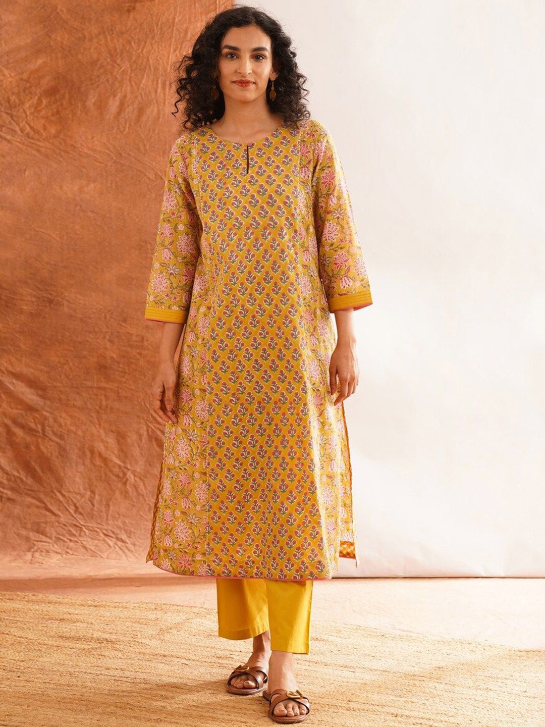 

JAYPORE Floral Printed Keyhole Neck Thread Work Pure Cotton A-Line Kurta, Yellow