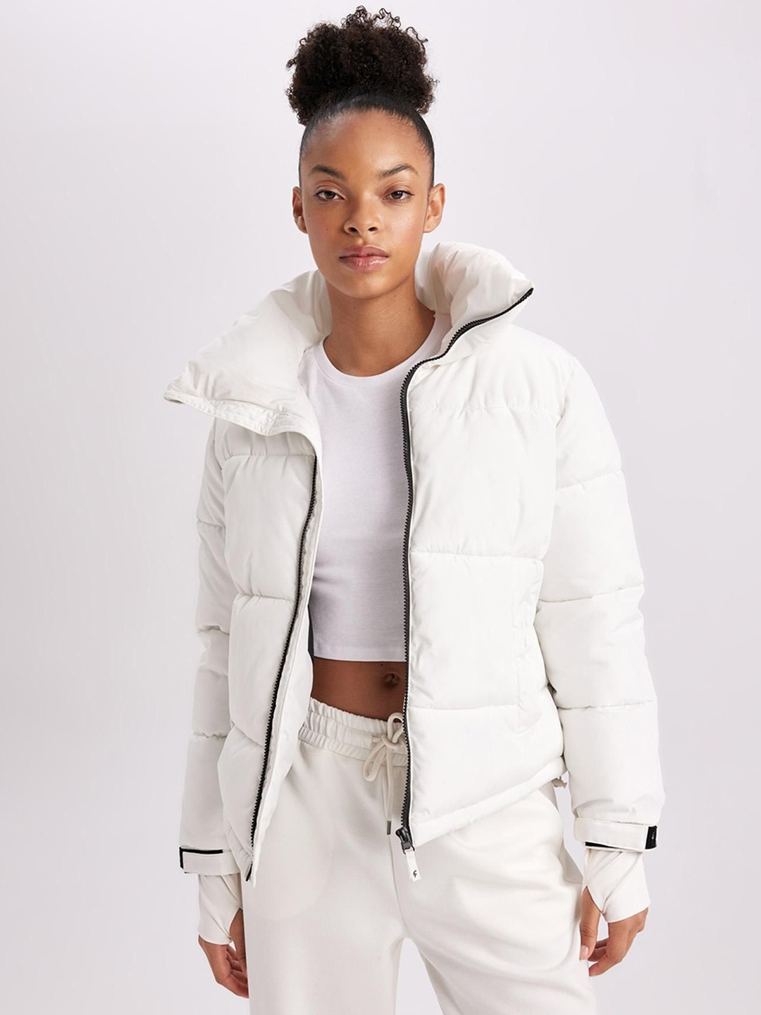 

DeFacto Women Colourblocked Crop Padded Jacket, Na
