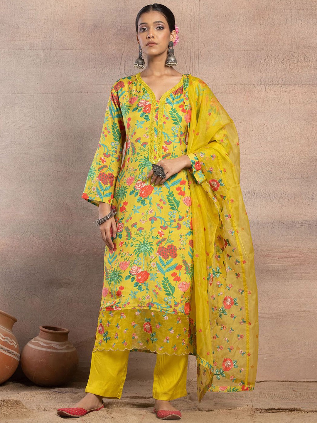 

INDYA Floral Printed Sweatheart Neck Pure Cotton Straight Kurta and Trouser With Dupatta, Green