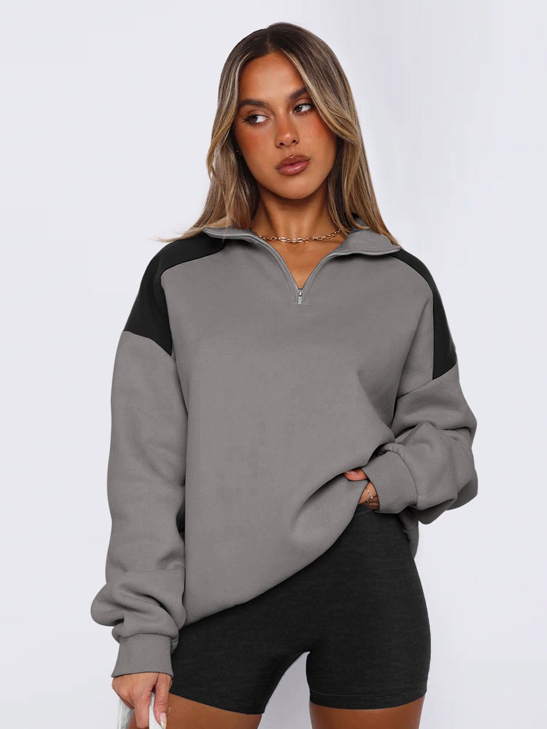 

StyleCast x Revolte Women Sweatshirt, Grey