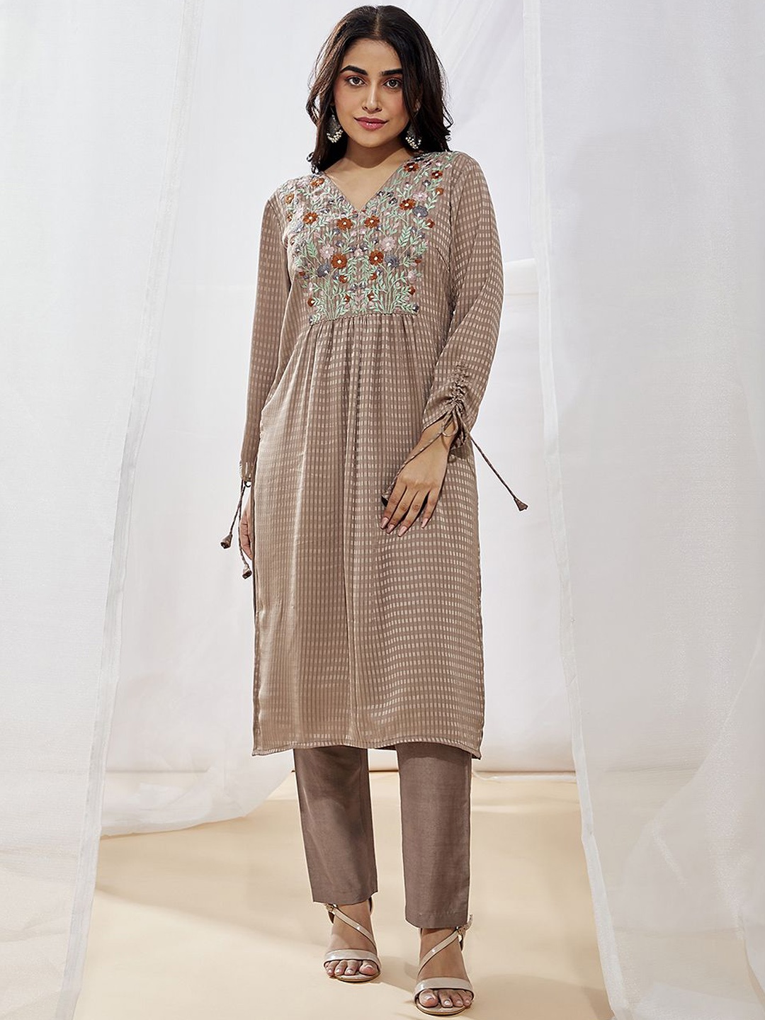 

VASTRAMAY Floral Yoke Design V-Neck Regular Thread Work Kurta With Pyjama, Brown