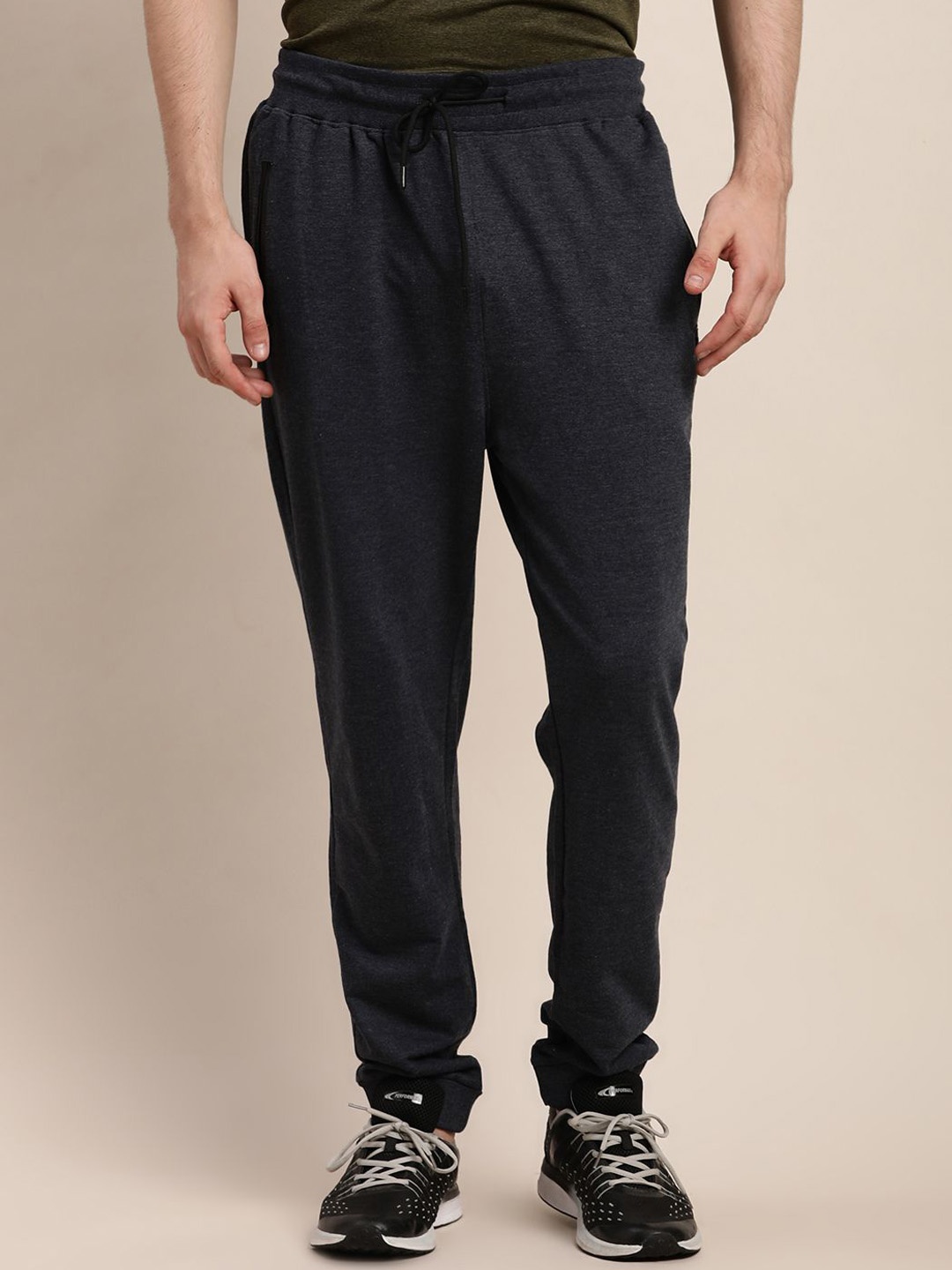 

Turtle Men Solid Mid-Rise Joggers, Charcoal