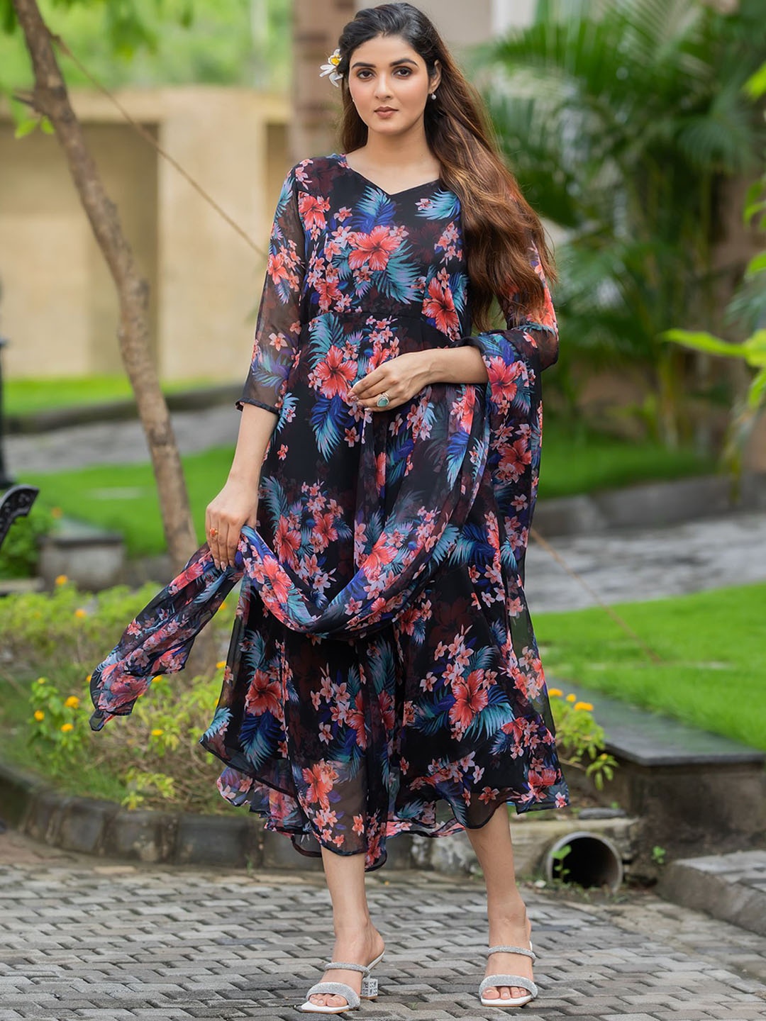 

Divyadham Textiles Floral Printed Georgette Maxi Ethnic Dresses With Dupatta, Black