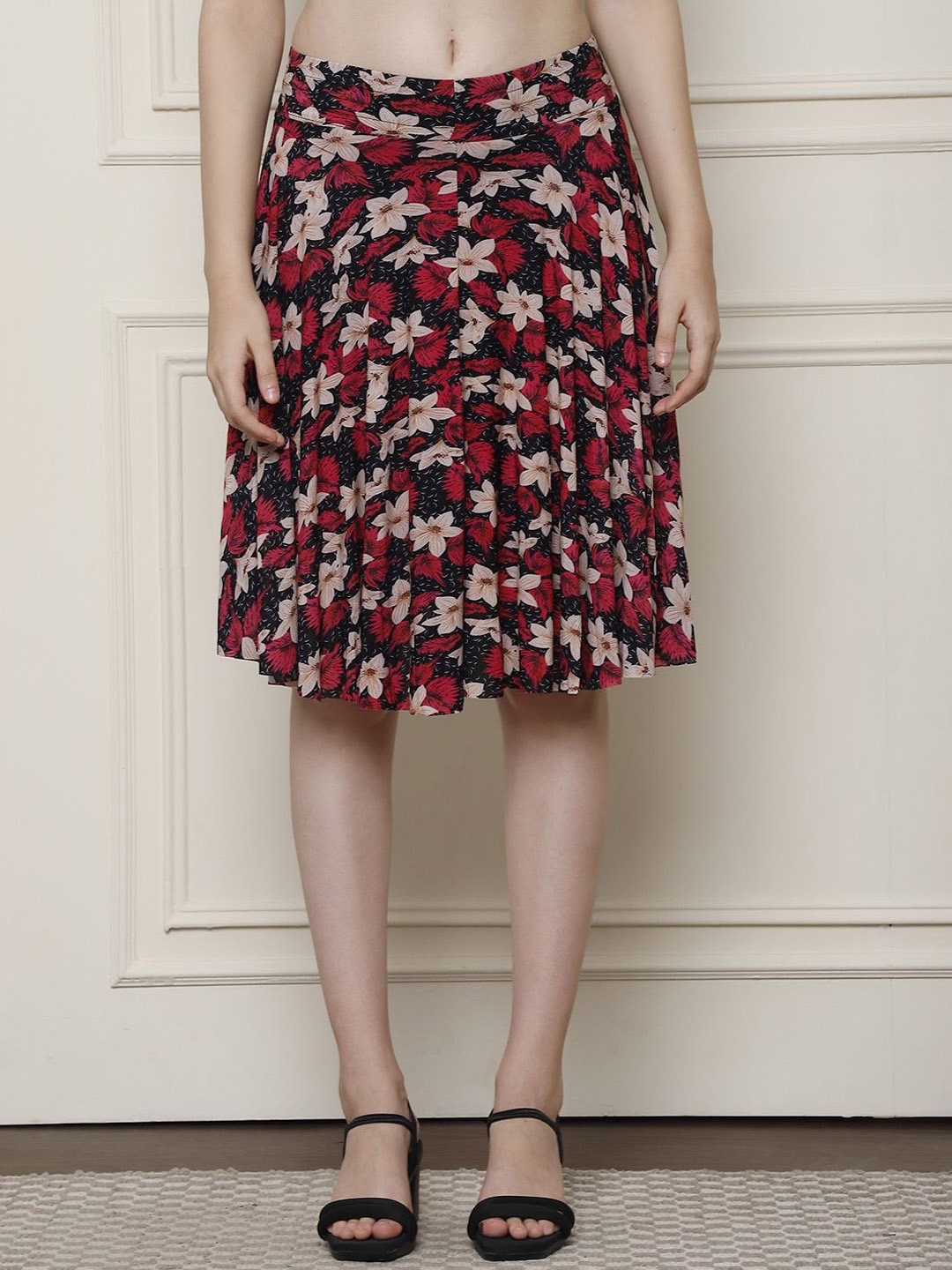 

GRACIT Women Printed Flared Midi Skirt, Red