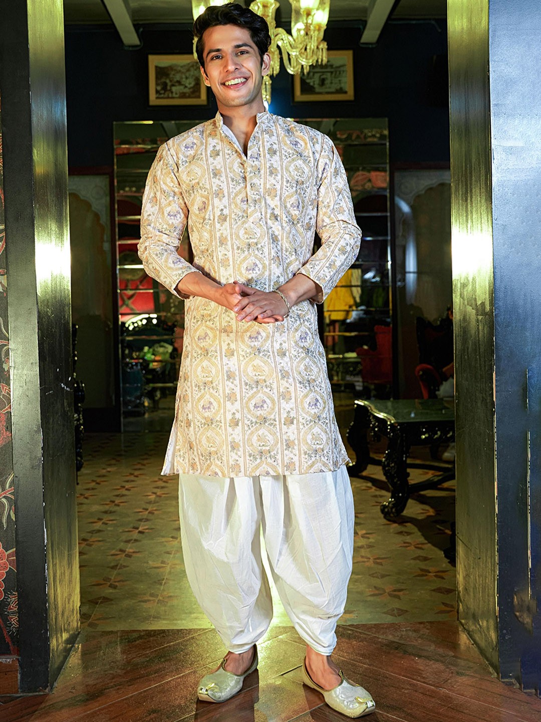 

Shasak Floral Printed Cotton Straight Kurta, Off white