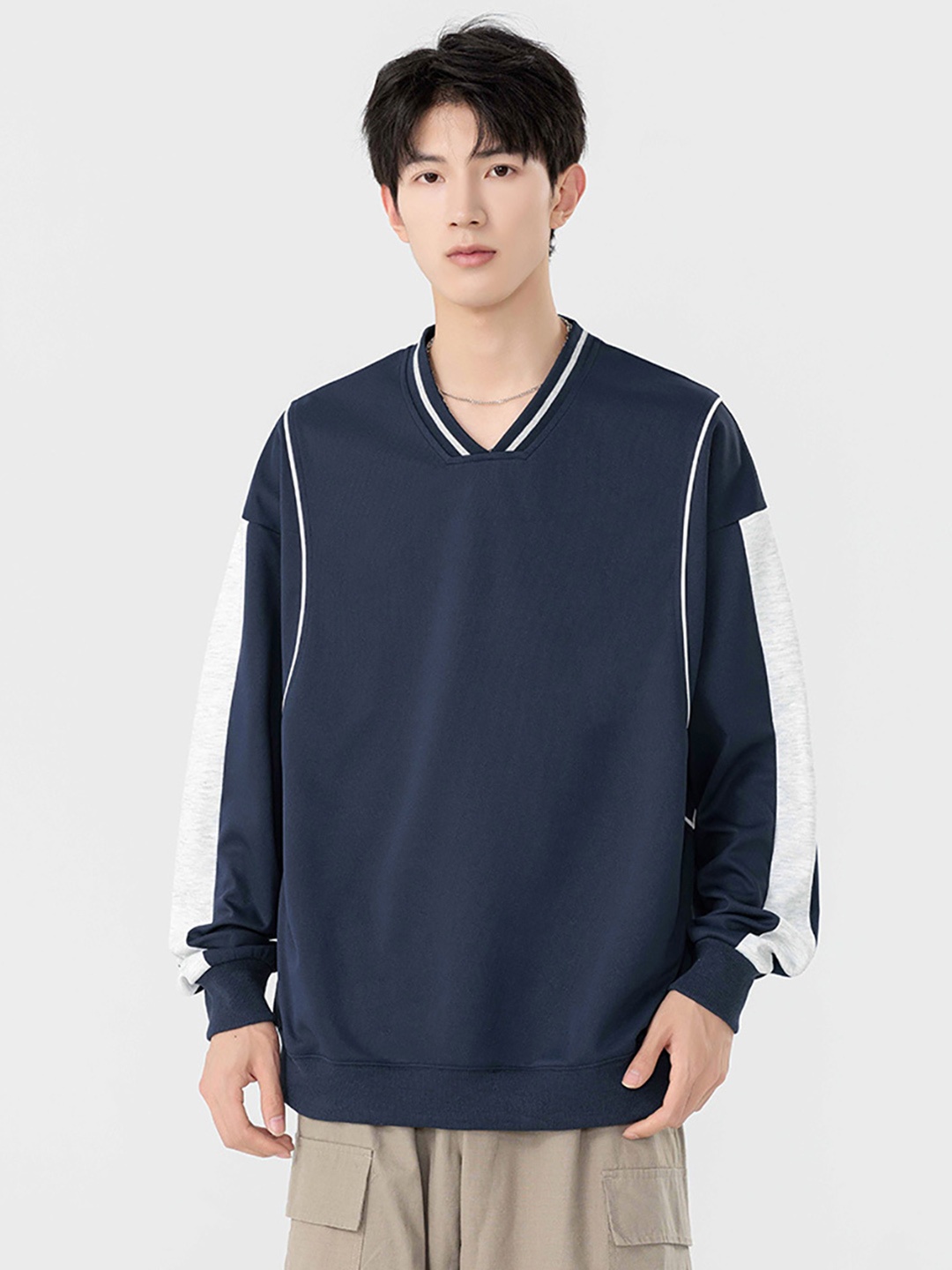 

StyleCast x Revolte Men V-Neck Solid Sweatshirt, Navy blue