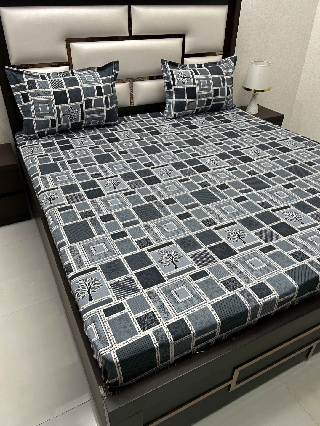 

Pure Decor Velar Sib Black Geometric Printed Cotton 300 TC King Bedsheet & 2 Pillow Covers