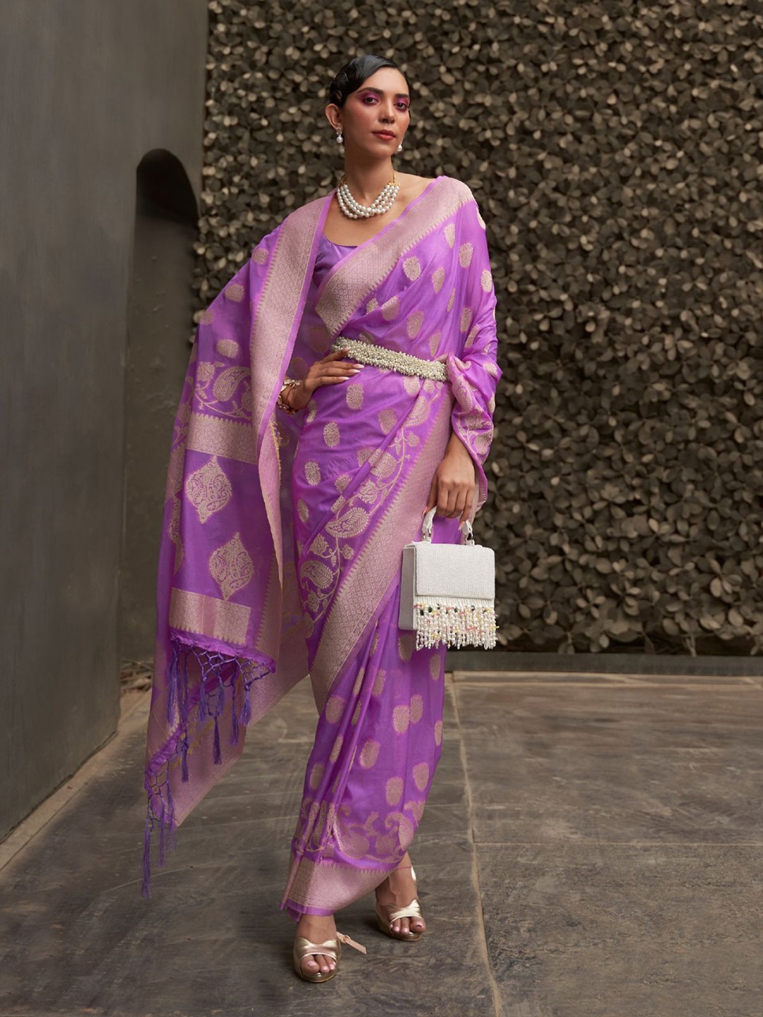 

ODETTE Woven Design Zari Saree, Purple