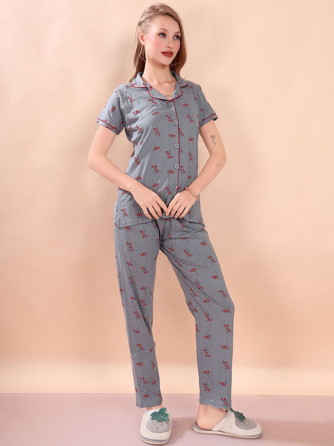 

FOMTI Women Printed Night suit, Grey