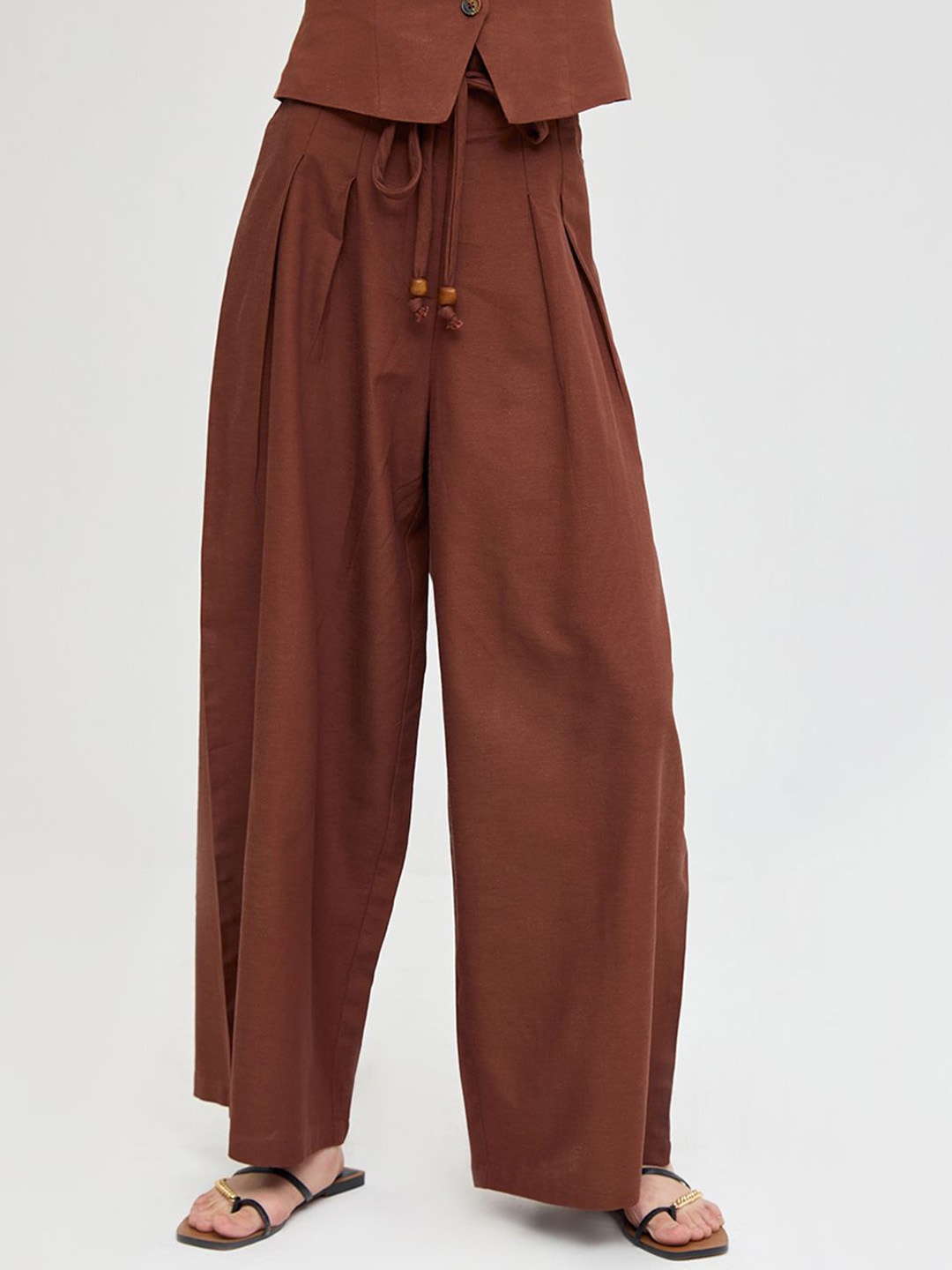 

COVER STORY Women Pleated Wide Leg Trouser, Brown