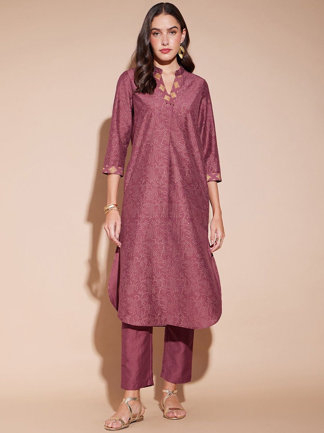 

Pink Fort Floral Printed Mandarin Collar Straight Kurta with Trousers