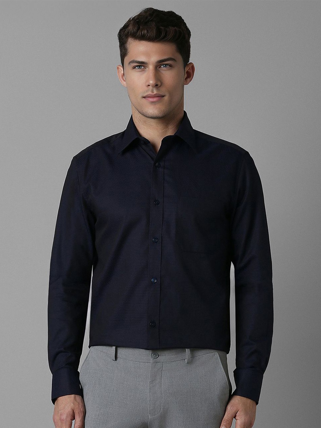

Louis Philippe Men Classic Spread Collar Solid Cotton Formal Shirt, Navy blue