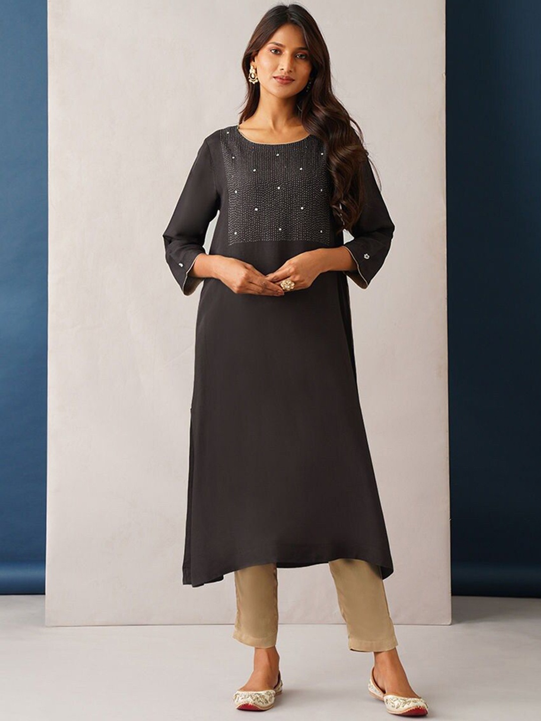 

JAYPORE Floral Embroidered Thread Work A Line Kurta, Black