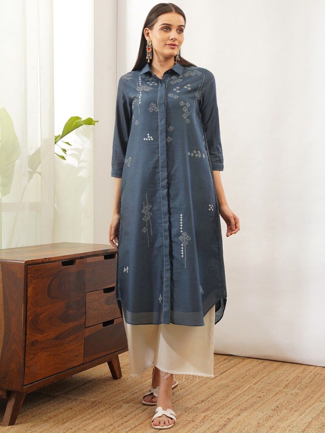 

JAYPORE Ethnic Motifs Embroidered Shirt Collar Thread Work A-Line Kurta, Navy blue