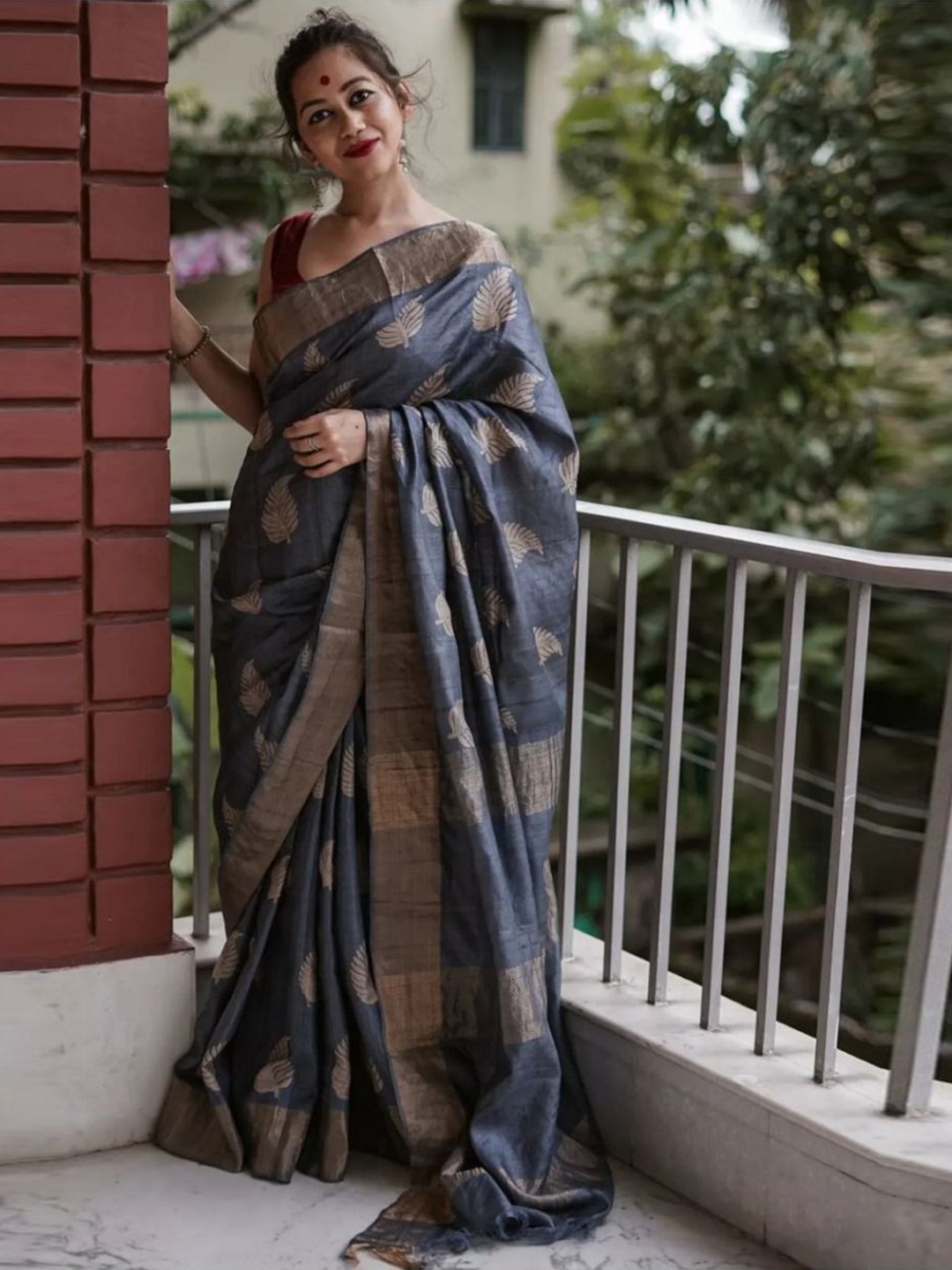 

revika Floral Zari Printed Pure Silk Kanjeevaram Saree, Grey