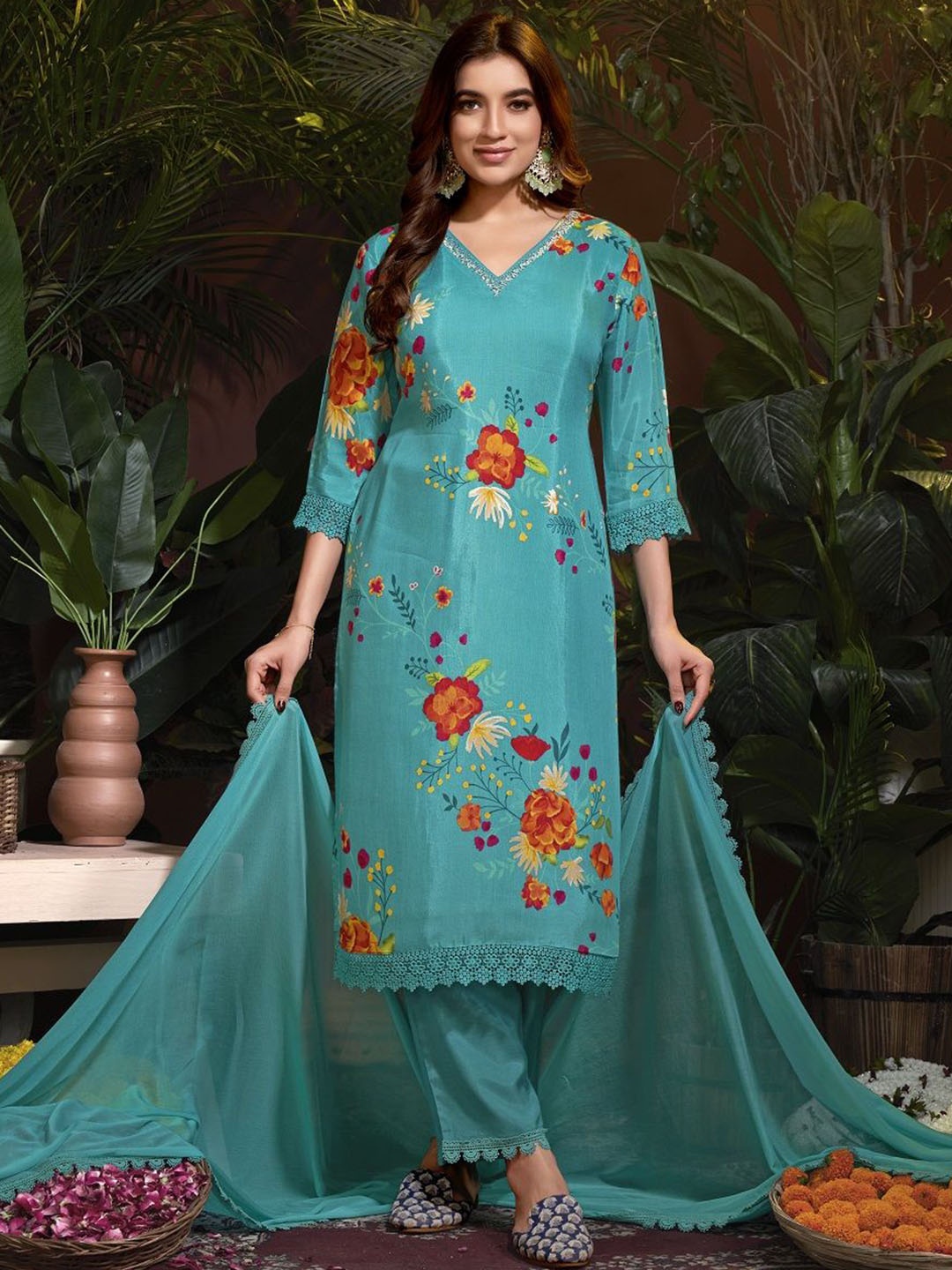 

JIVORA Floral Printed Regular Kurta With Trousers & Dupatta, Turquoise blue