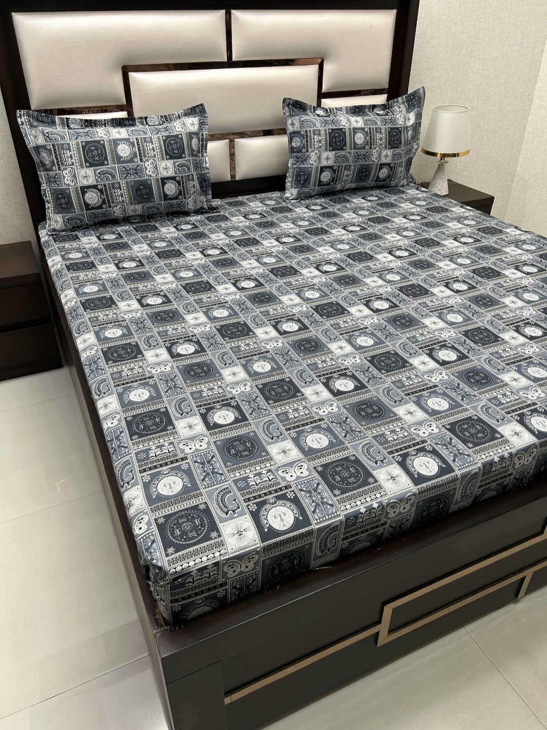 

Pure Decor Velar Sib Grey & White Ethnic Motifs Cotton 330 TC King Bedsheet Set