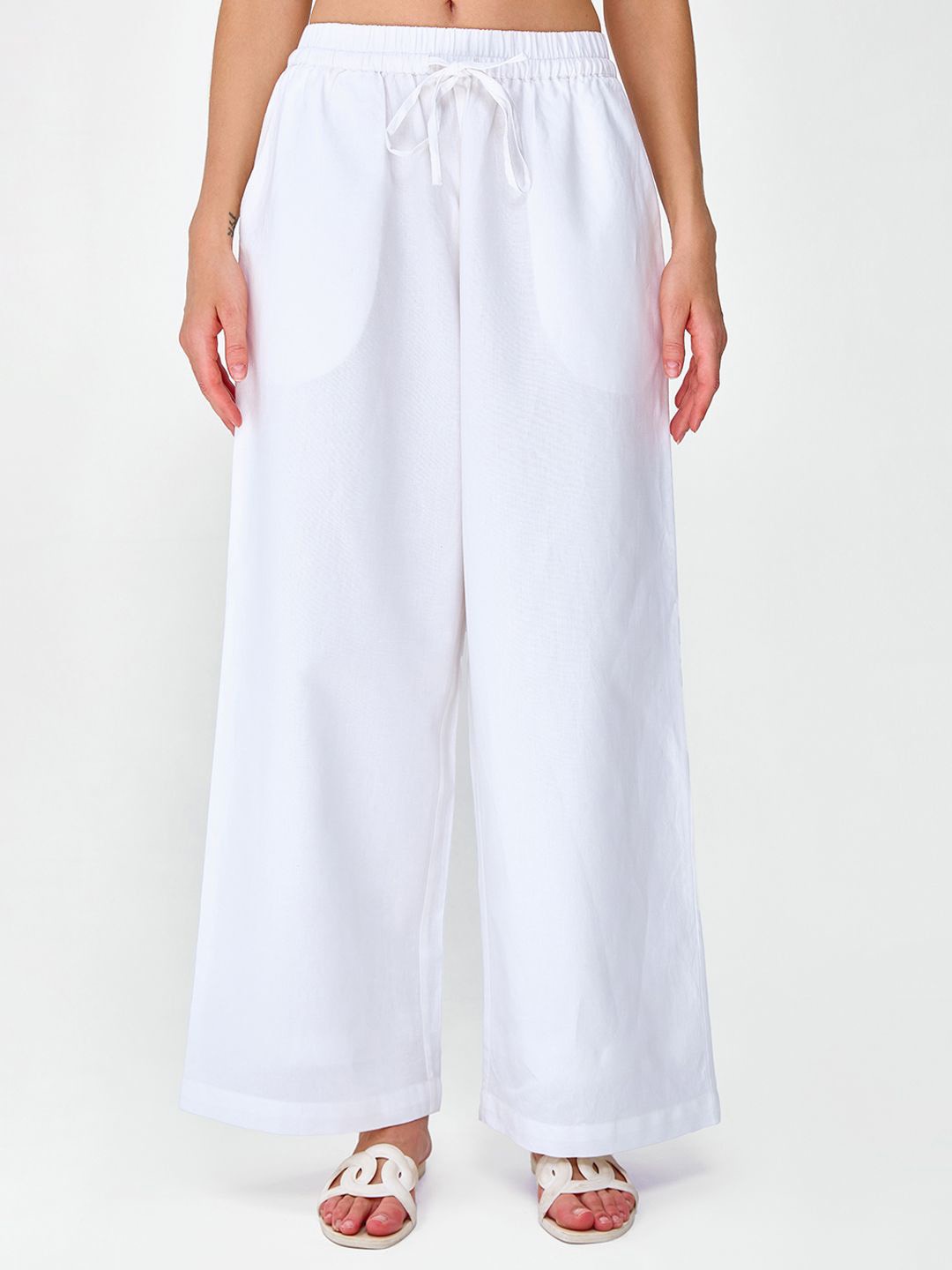 

COVER STORY Women Mid-Rise Solid Cotton Trousers, White