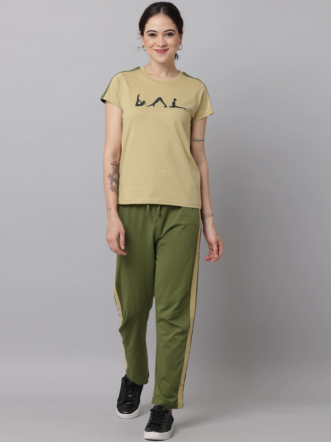 

Slumber Jill Printed Pure Cotton T-Shirt With Joggers Co-Ords, Olive