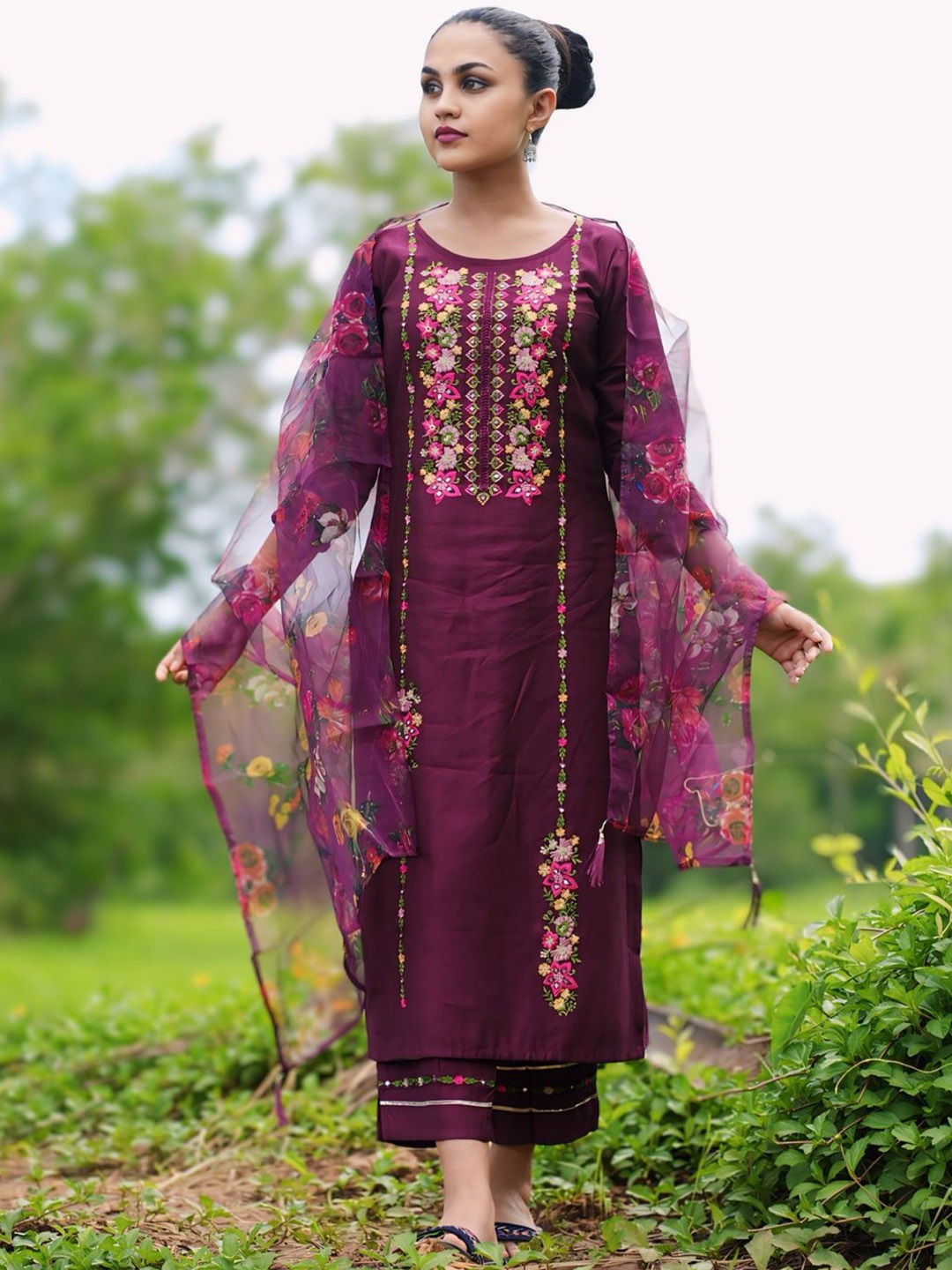 

VredeVogel Floral Embroidered Thread Work Round Neck Kurta with Trouser & Dupatta, Purple