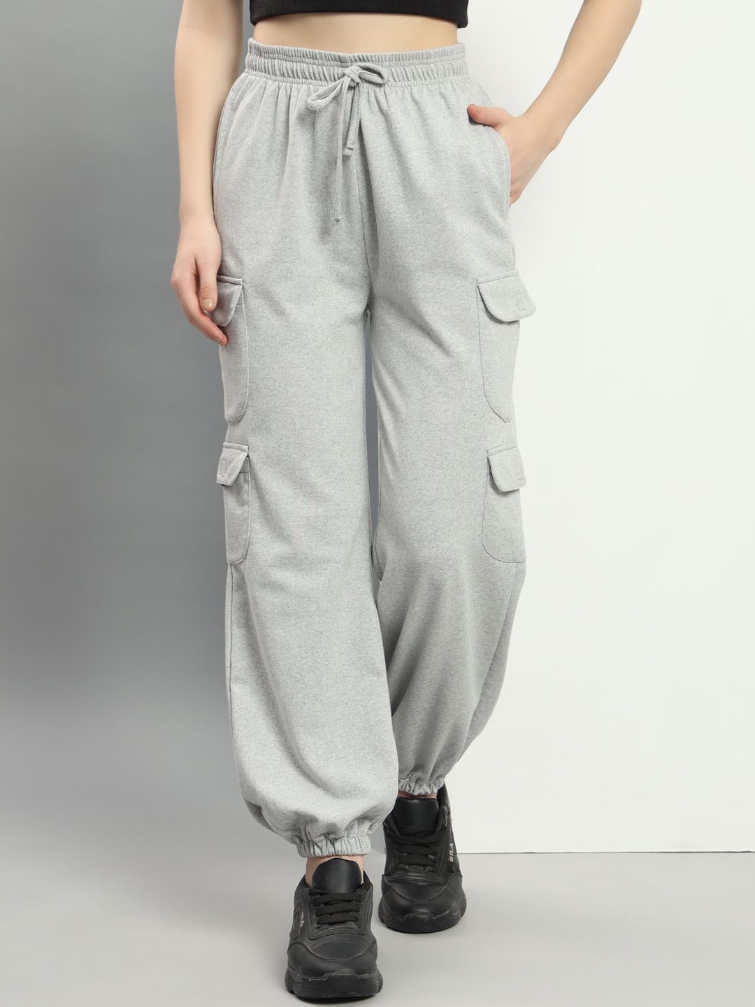 

Q-rious Women Loose Fit Cargos Trousers, Grey