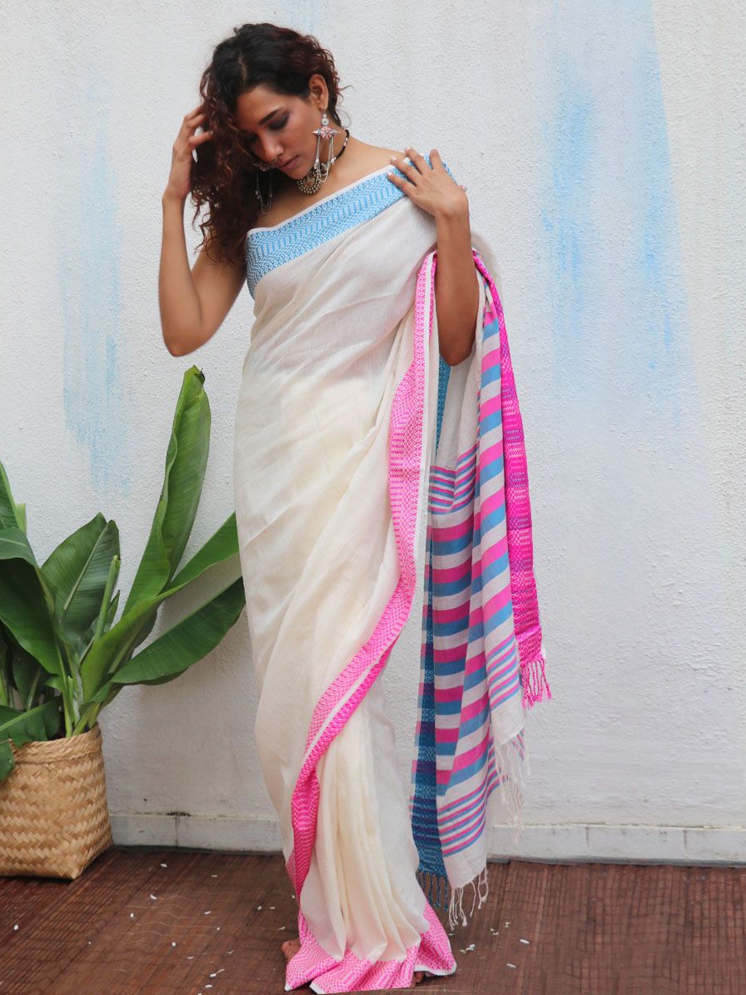 

Chidiyaa Striped Jamdani Saree, White