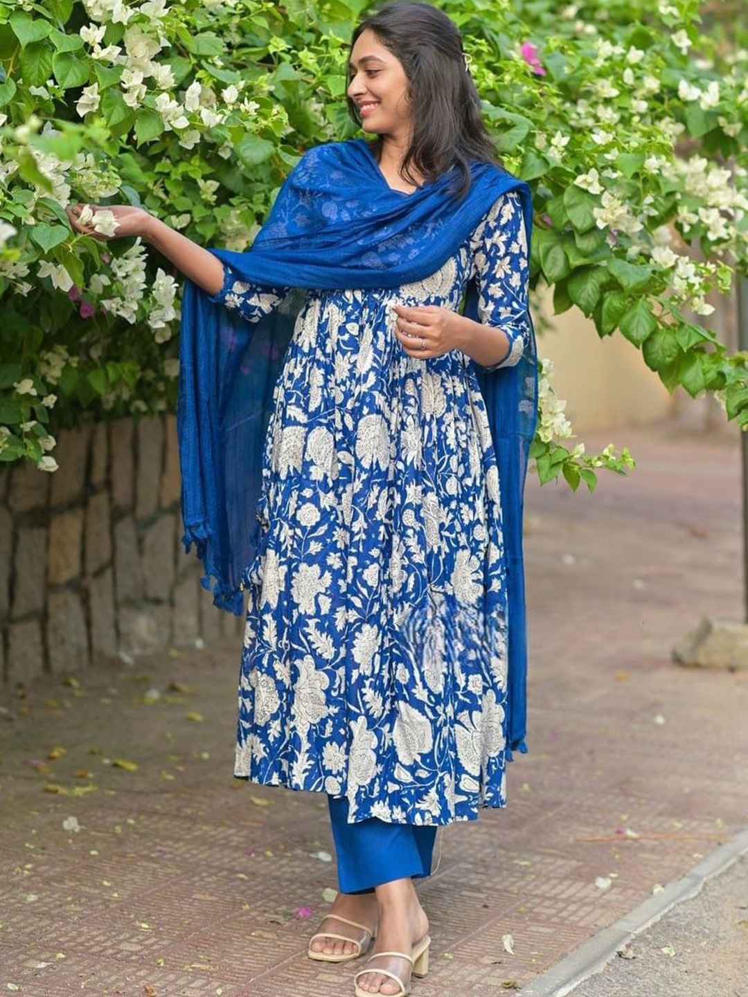 

KALINI Women Floral Printed Pleated Kurta with Trousers & With Dupatta, Blue