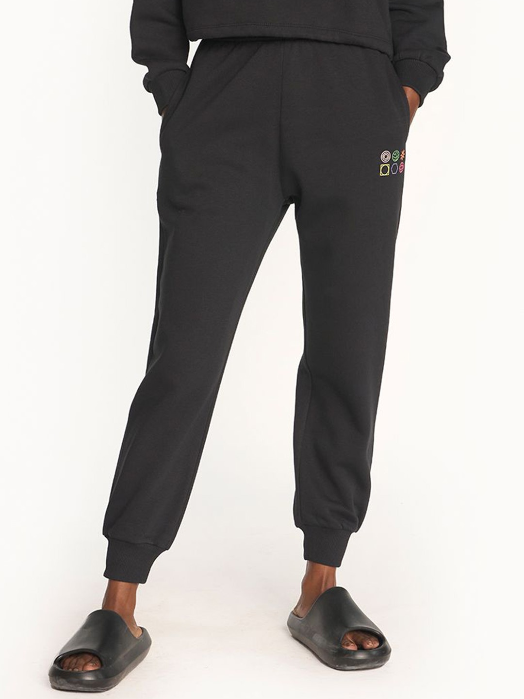 

Hunnit Women Active Wear Jogger Pants with 2 Side Pockets, Black