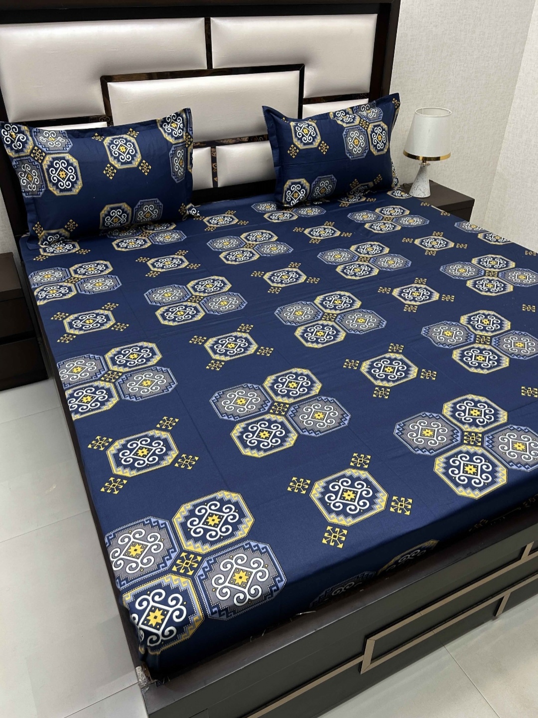 

Pure Decor Blue & Yellow Pinted 260 TC Pure Cotton Super King Bedsheet & 2 Pillow Covers