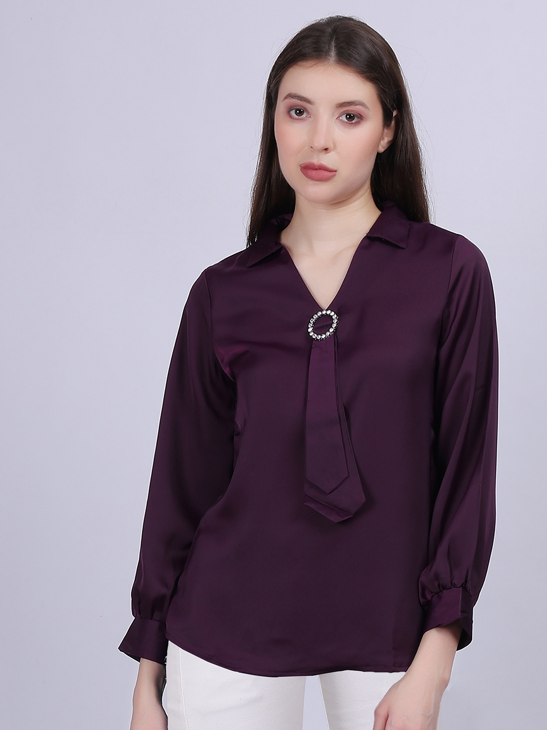 

Aumbe Women Solid V-Neck Top, Purple