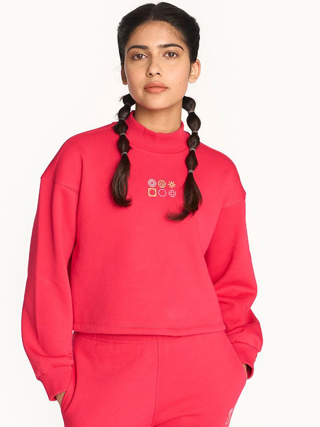 

Hunnit Plus High Neck Cropped Hoodie, Pink