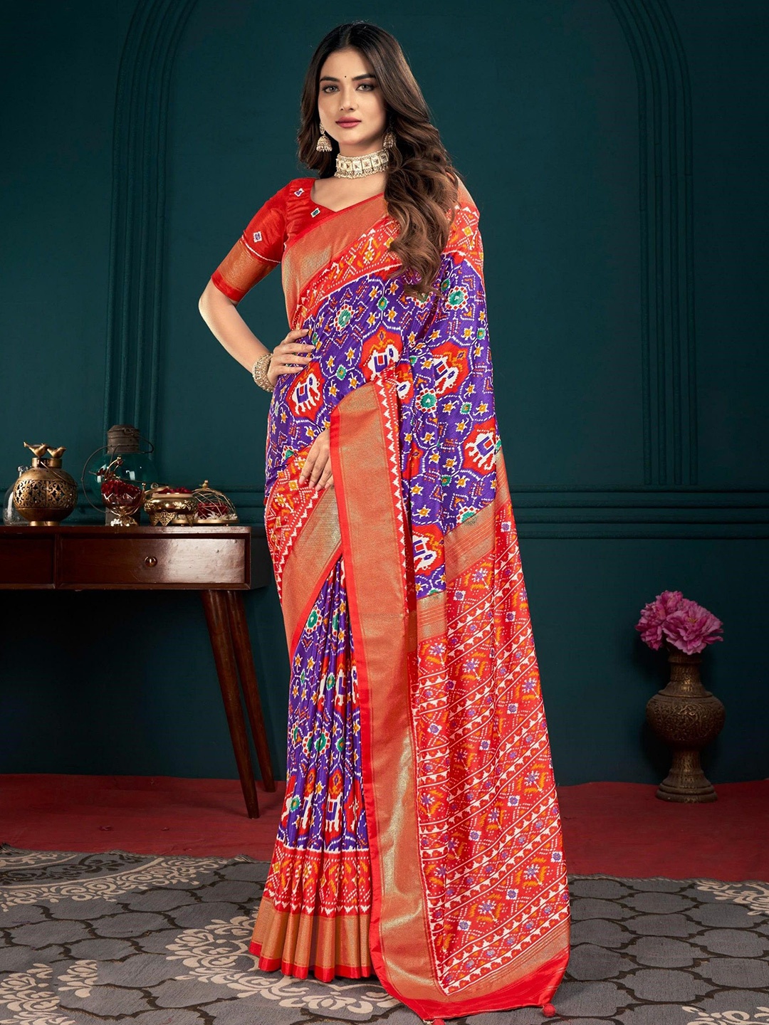 

DIVASTRI Ethnic Motifs Zari Woven Design Border Designer Saree, Purple