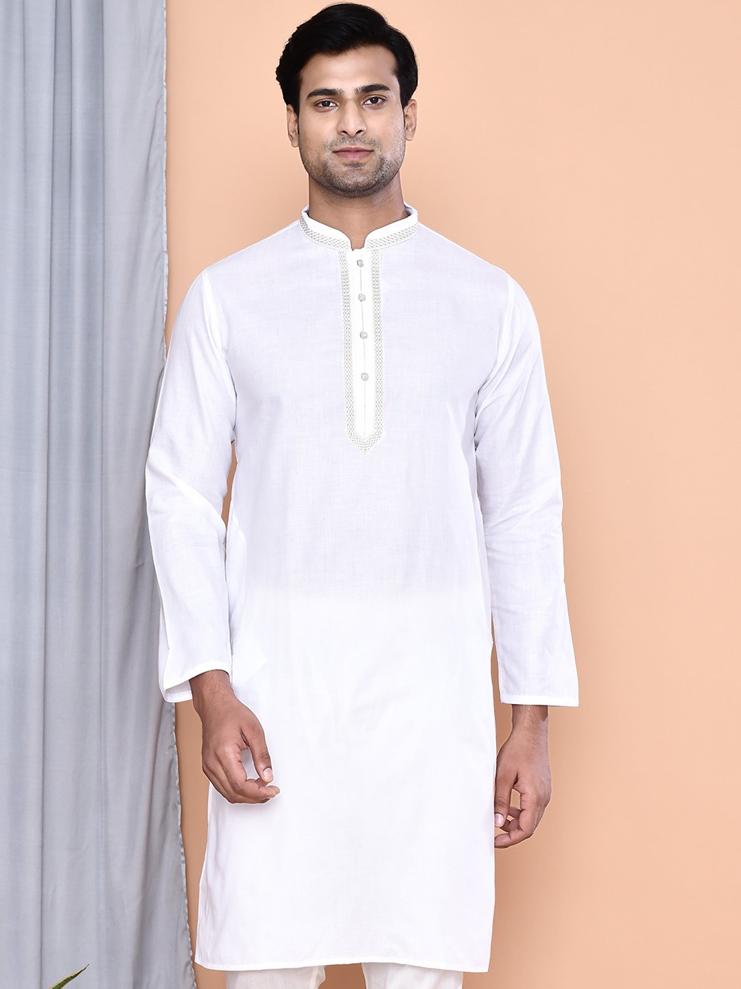 

MAAHI FABS Men Thread Work Kurta, White