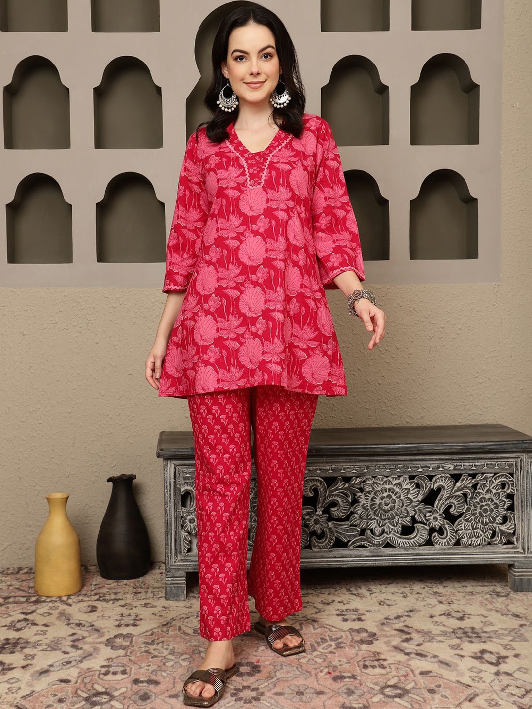 

BANDIA Women Floral Printed Top With Trousers Co-Ords, Red