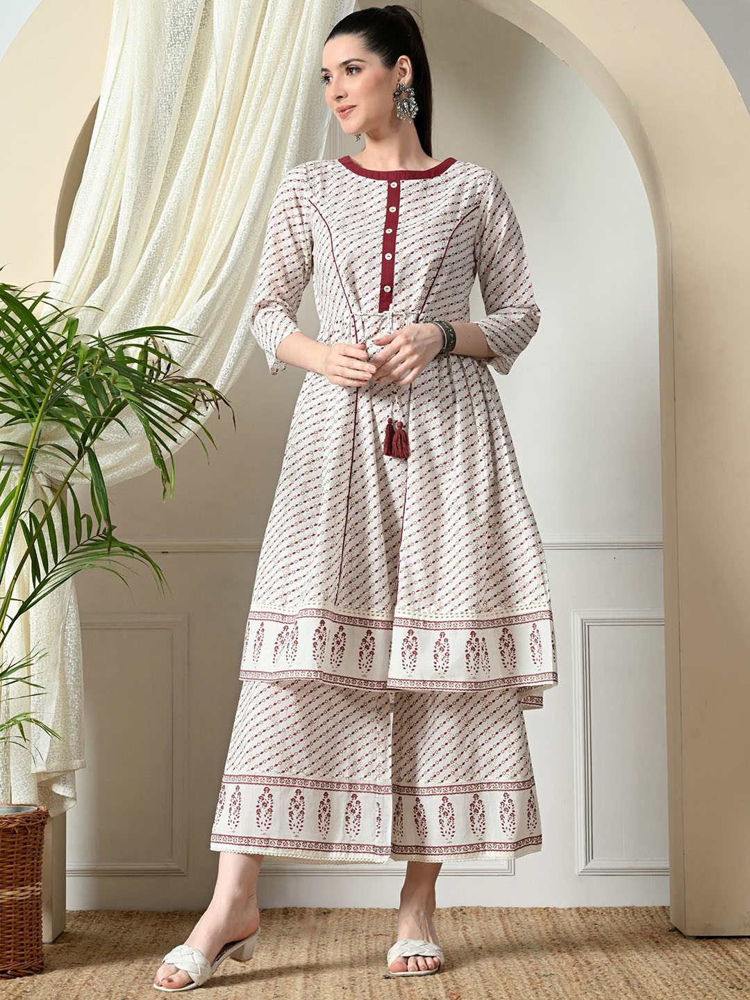 

TOP 30 Women Ethnic Motifs Printed Zari Kurta with Palazzos, Off white