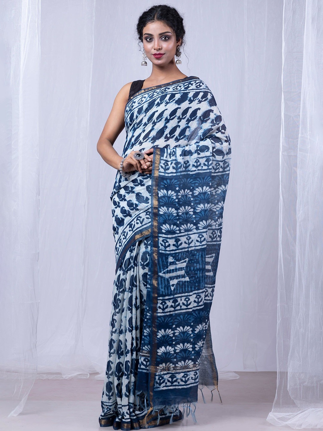

Unnati Silks Ethnic Motifs Zari Printed Block Print Saree, White