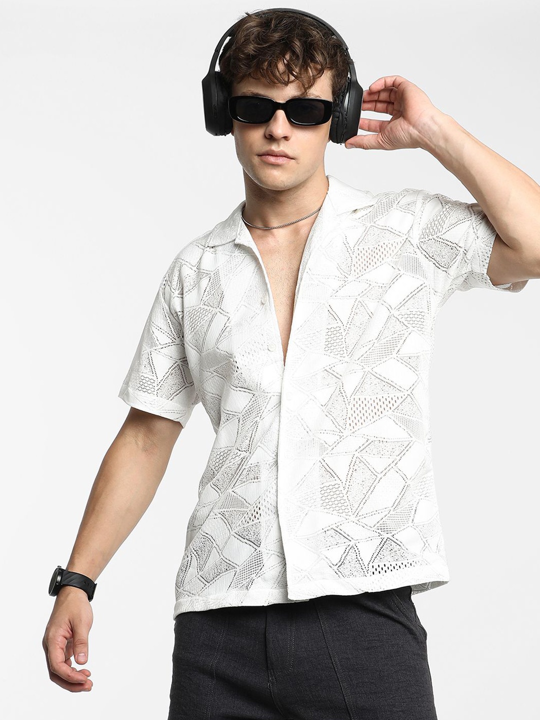 

Campus Sutra Men Comfort Spread Collar Textured Polycotton Casual Shirt, White