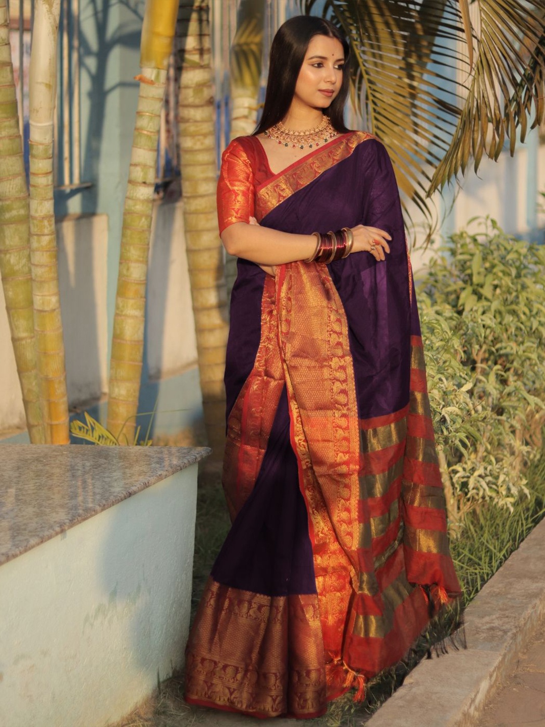 

KALINI Zari Silk Blend Banarasi Saree, Burgundy