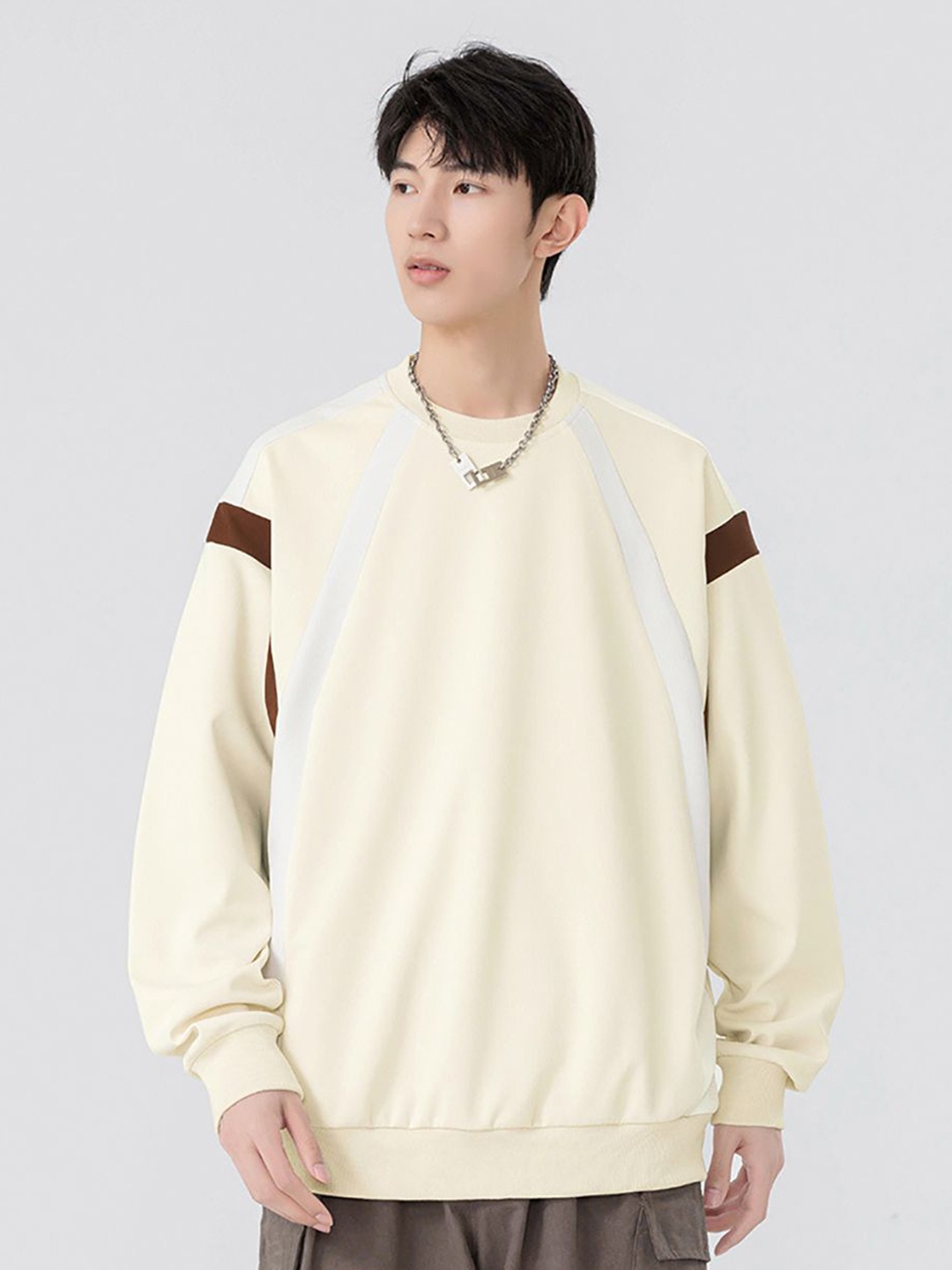 

StyleCast x Revolte Men Colourblocked Pullover Sweatshirt, Beige