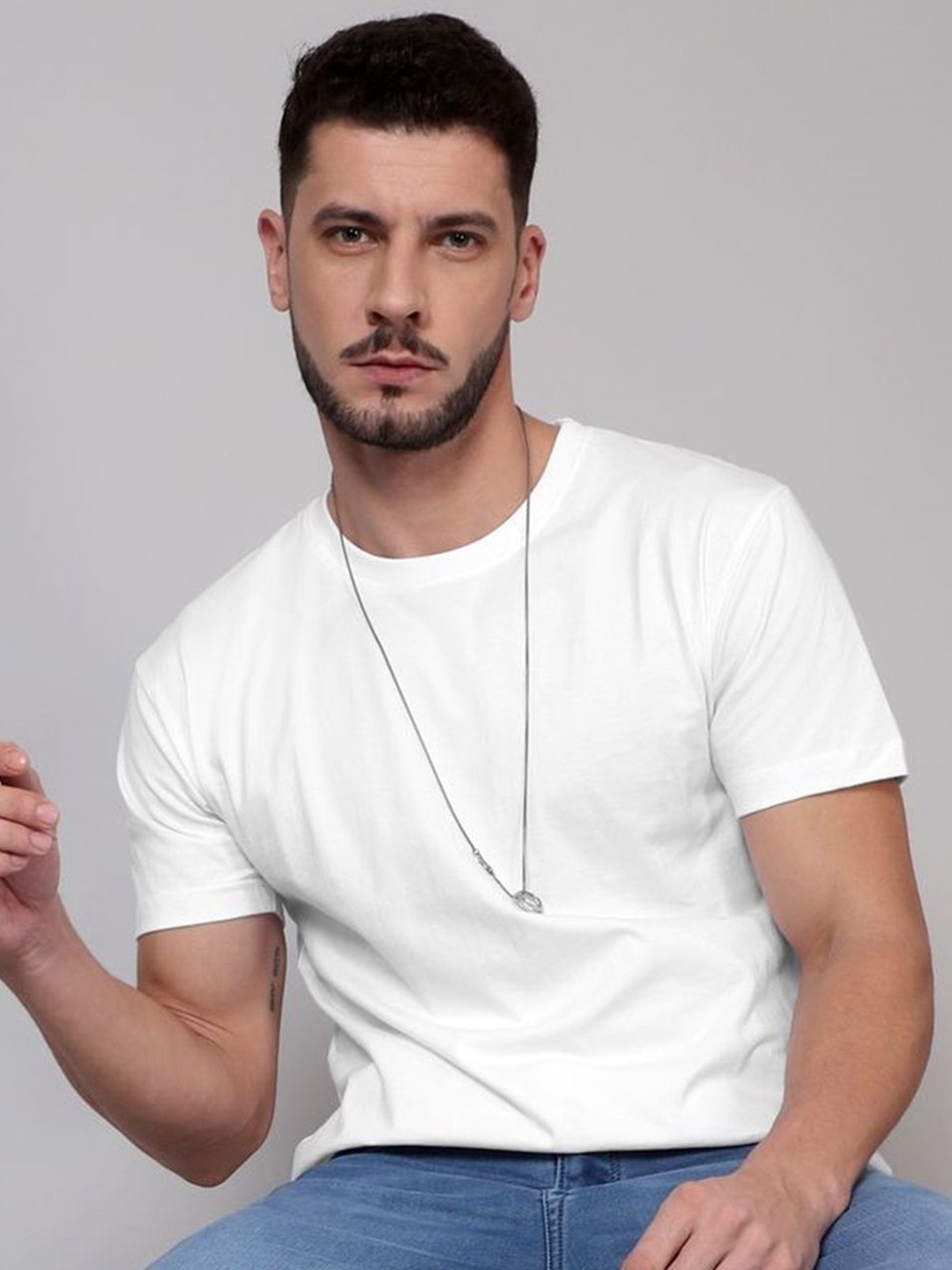 

TrulyFeb Men Solid Round Neck Cotton T-shirt, White