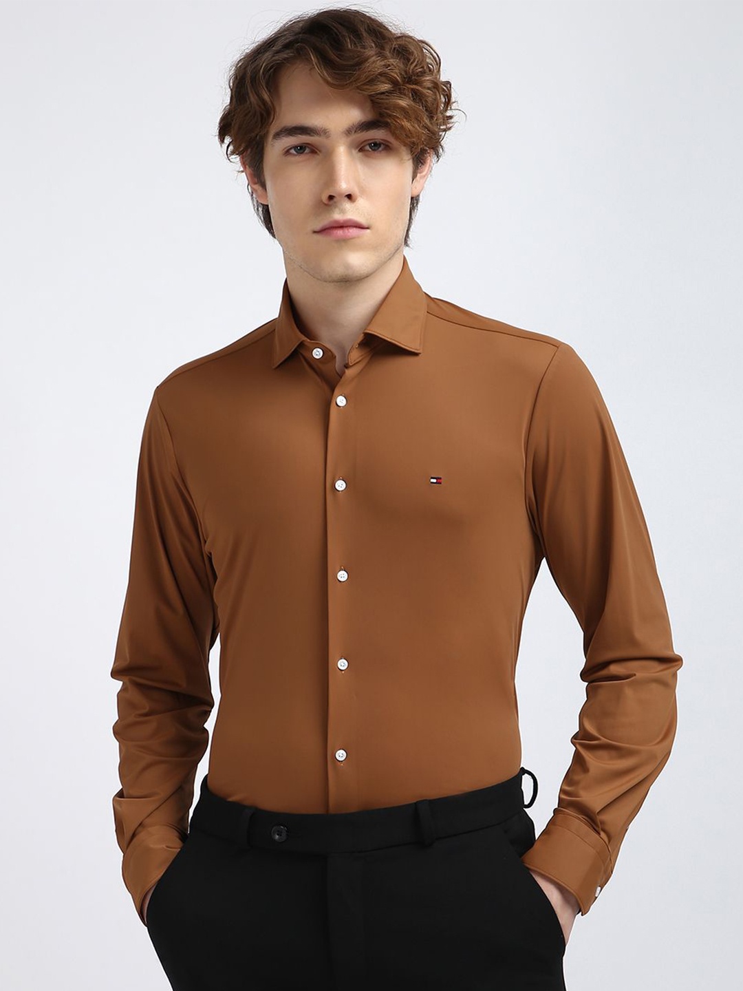 

Tommy Hilfiger Men Classic Spread Collar Solid Nylon Slim Fit Formal Shirt, Khaki
